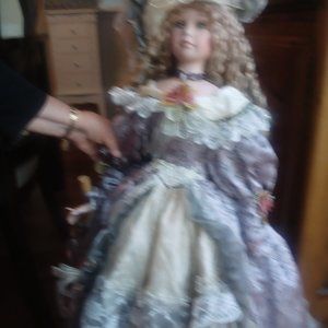 FS collection 1-5000  Porcelain Doll